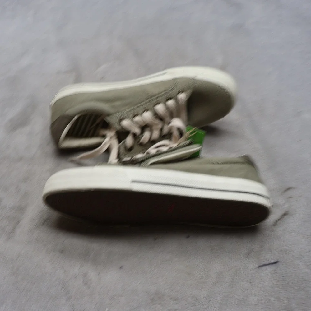 Taos Footwear Olive Green and Cream Women's Sneakers